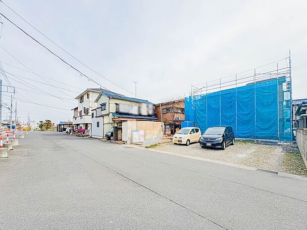 【外観】こちらの物件に少しでもご興味がありましたら、お気軽にお電話下さい。ネット上で「見えない物」「わからない事」でも、実際にご見学いただくことで、手に取るようにおわかりいただけるはずです。…