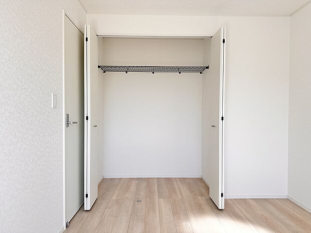 【収納】各部屋を最大限に広く使って頂ける様、全居住スペースに収納付。プライベートルームはゆったりと快適に。