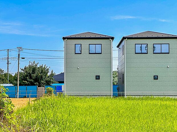【外観】家は一生のお買物。自分ならではの家族ならではの、家にしたい。書斎を設ける。子どものプレイングルームを設ける。趣味のオーディオルームを設置する。夢を追うオンリーワンの家です。
