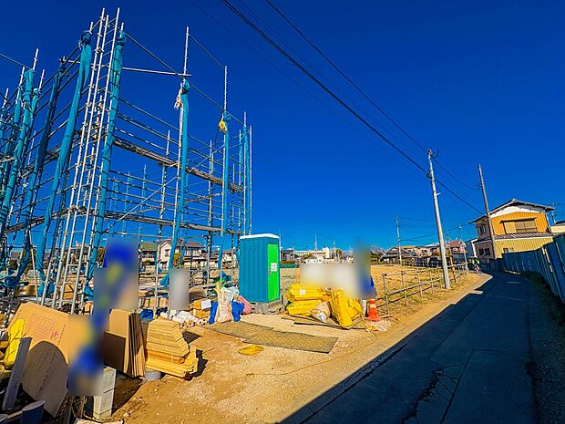 【前面道路】車の通行が少ないので、静かな住環境を維持することができます。