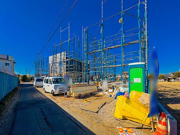 【外観】家族の温かさと陽光の暖かさ、楽しい毎日と明るい未来を予感させる「空間が織り成すひとつ先の住み心地」を演出します。