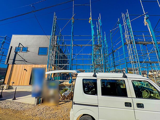 【外観】家族の温かさと陽光の暖かさ、楽しい毎日と明るい未来を予感させる「空間が織り成すひとつ先の住み心地」を演出します。