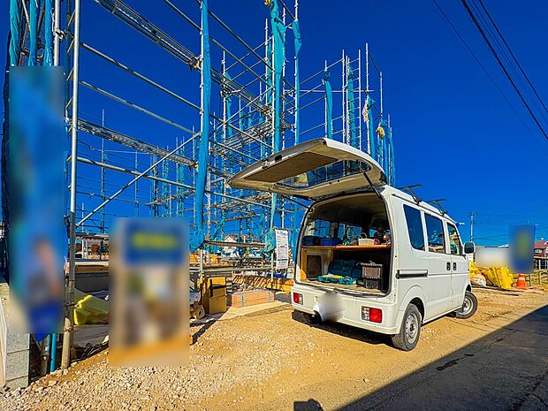 【駐車場】毎日の生活にマイカーが必須という方は、購入を検討する際、駐車場があることは大事な条件です。毎日の通勤や家族の送迎、買い物やお出かけなどクルマのある暮らしを満喫したい方は要チェック。…