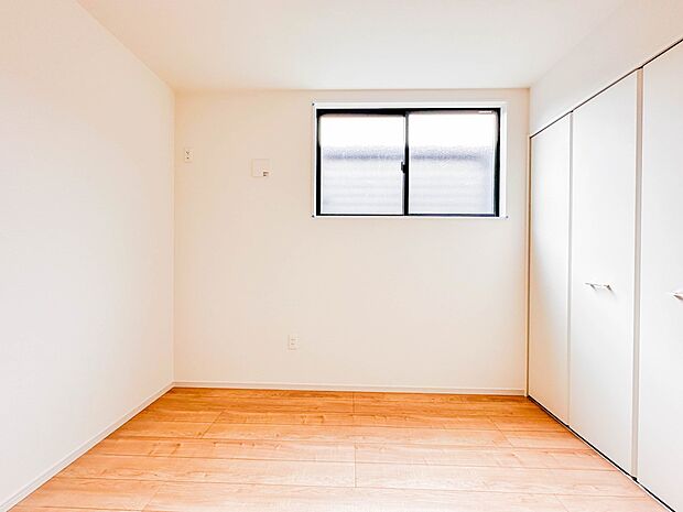 【洋室5.6帖】充実した生活は伸びやかな居室空間から始まります。快適に・伸びやかに。心の潤いを求める方々へ。