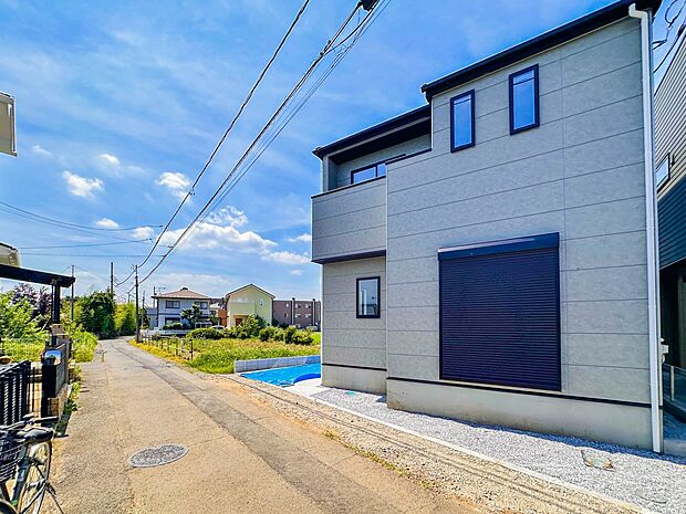 【前面道路】車の通行が少ないので、静かな住環境を維持することができます。