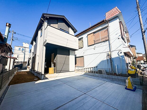 【外観】家族の温かさと陽光の暖かさ、楽しい毎日と明るい未来を予感させる「空間が織り成すひとつ先の住み心地」を演出します。