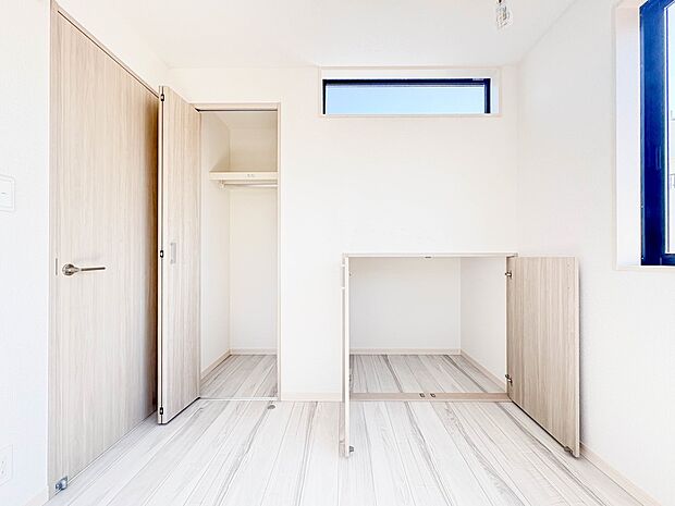 【収納】各部屋を最大限に広く使って頂ける様、全居住スペースに収納付。プライベートルームはゆったりと快適に。