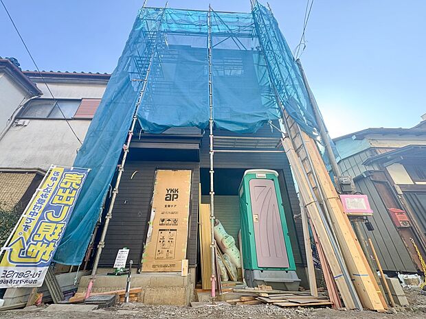 【外観】家族の温かさと陽光の暖かさ、楽しい毎日と明るい未来を予感させる「空間が織り成すひとつ先の住み心地」を演出します。