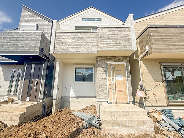 D号棟【外観】こちらの物件が少しでも気になるようでしたら、お気軽にお問合せください。人生でいちばん大きなお買い物ですので、ゆっくりご見学ください。ネット上の画像と実際の見学では、リアル感がま…