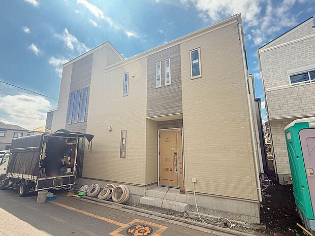 E号棟【外観】こちらの物件が少しでも気になるようでしたら、お気軽にお問合せください。人生でいちばん大きなお買い物ですので、ゆっくりご見学ください。ネット上の画像と実際の見学では、リアル感がま…