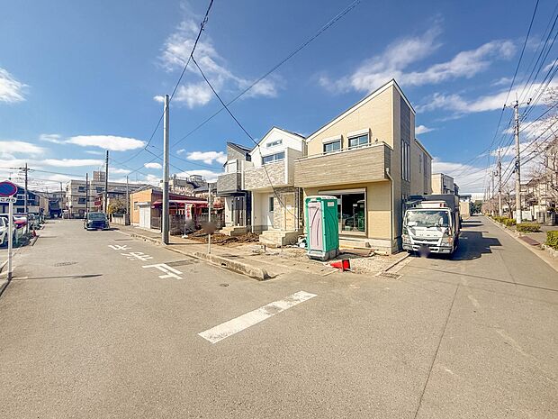 E号棟【前面道路幅員7.73m】車の通行が少ないので、静かな住環境を維持することができます。