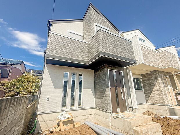 C号棟【外観】ここから始まる「日常」はご家族にとってかけがえのない時間となります。少しでも豊かに、快適に。そんな想いから本邸宅は生まれました。