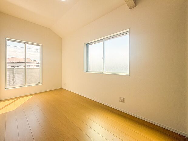 C号棟【納戸6.25帖】充実した生活は伸びやかな居室空間から始まります。快適に・伸びやかに。心の潤いを求める方々へ。