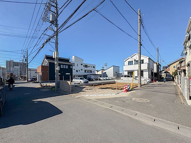 【前面道路】車の通行が少ないので、静かな住環境を維持することができます。