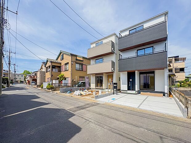 【前面道路】車の通行が少ないので、静かな住環境を維持することができます。