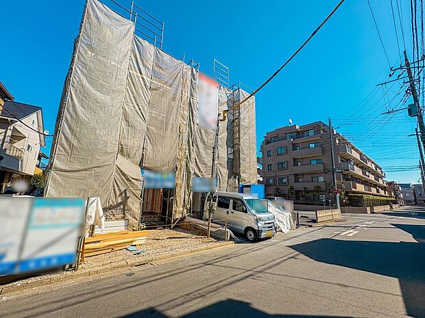 【外観】家族の温かさと陽光の暖かさ、楽しい毎日と明るい未来を予感させる「空間が織り成すひとつ先の住み心地」を演出します。