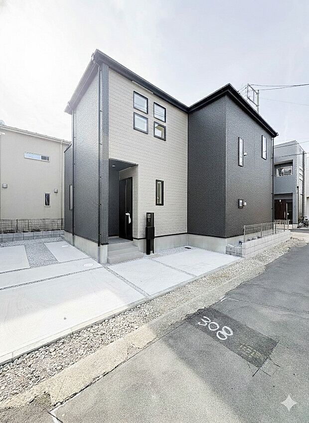 【外観】こちらの物件に少しでもご興味がありましたら、お気軽にお電話下さい。ネット上で「見えない物」「わからない事」でも、実際にご見学いただくことで、手に取るようにおわかりいただけるはずです。…