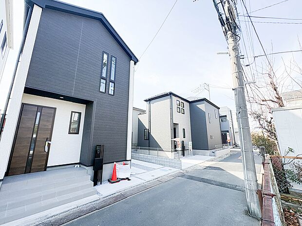 【外観】こちらの物件が少しでも気になるようでしたら、お気軽にお問合せください。人生でいちばん大きなお買い物ですので、ゆっくりご見学ください。ネット上の画像と実際の見学では、リアル感がまるで違…