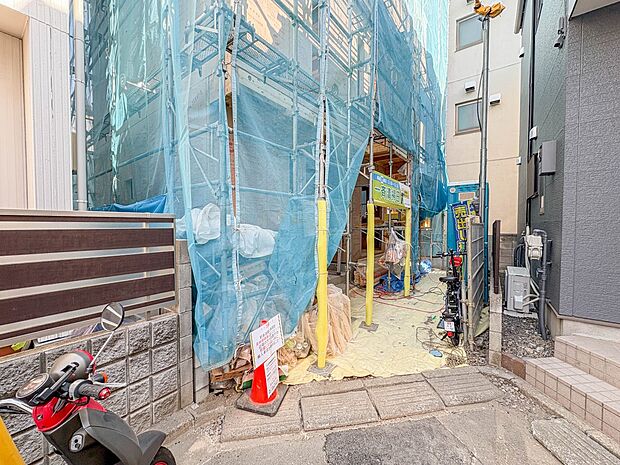 【外観】こちらの物件に少しでもご興味がありましたら、お気軽にお電話下さい。ネット上で「見えない物」「わからない事」でも、実際にご見学いただくことで、手に取るようにおわかりいただけるはずです。…