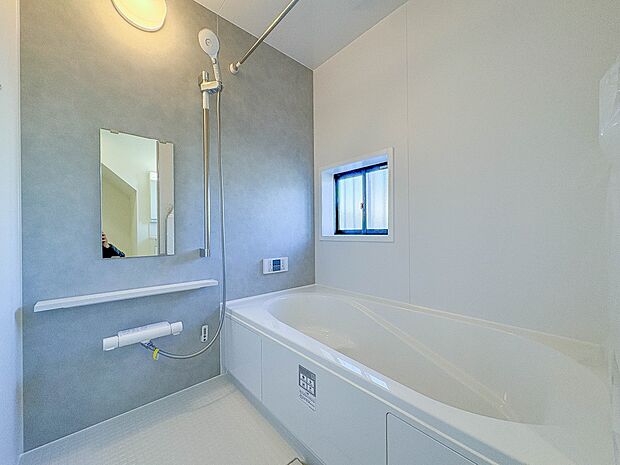 B号棟【浴室】一日の疲れを癒してくれるお風呂空間。使いやすさと上質な質感を両立して、単なる習慣から特別な時間に変わるはず。