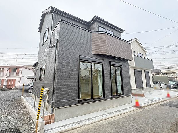 A号棟【前面道路】車の通行が少ないので、静かな住環境を維持することができます。