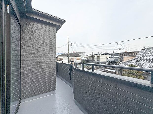 A号棟【バルコニー】バルコニーから差し込む陽光・通風は、住環境・快適性と共に有り続ける貴重な「財産」です。