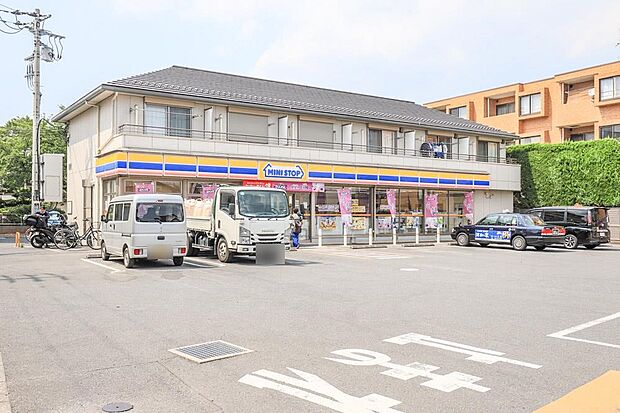 コンビニ 290m ミニストップさいたま上大久保店(冷たいスウィーツ、温かいスウィーツなどで有名な中堅コンビニ。コールドスウィーツがミニストップの看板商品です。できたてのおいしさを提供するミ…