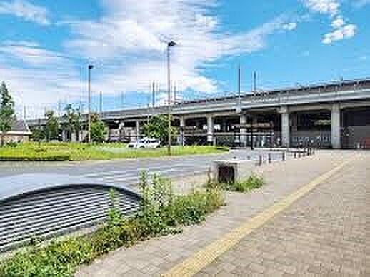 駅 2000m 南与野駅(JR埼京線の各駅停車駅。埼京線の開通と同時に開業しました。旧・与野市の中心地にある駅です。周辺には住宅も商業施設も多いため、利用者数は快速停車駅である隣の「与野本町…