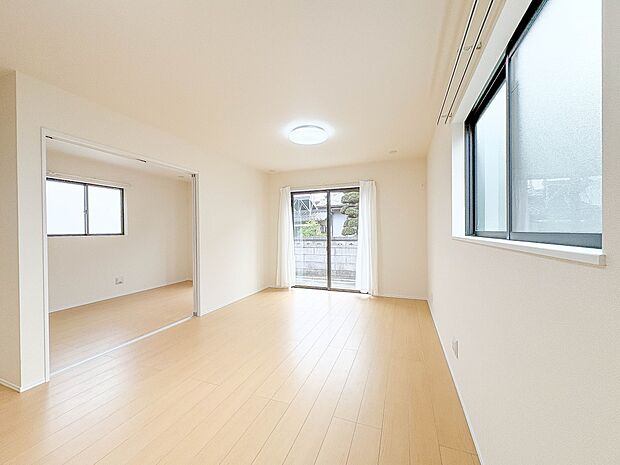 A号棟【LDK15帖+洋室5帖】料理をしながら、後片付けをしながら二人で会話を楽しみたい空間。