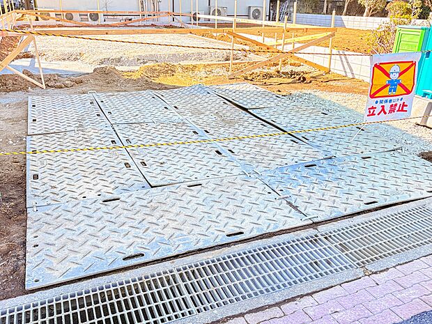 【駐車場】カースペース2台可。車が1台なら、来客用の駐車場や、駐輪スペースとしてご活用ください。