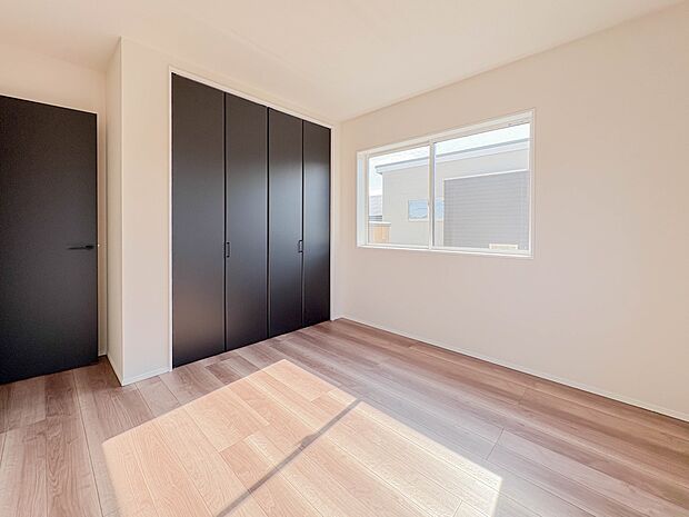 こちらの物件に少しでもご興味がありましたら、お気軽にお電話下さい。ネット上で「見えない物」「わからない事」でも、実際にご見学いただくことで、手に取るようにおわかりいただけるはずです。