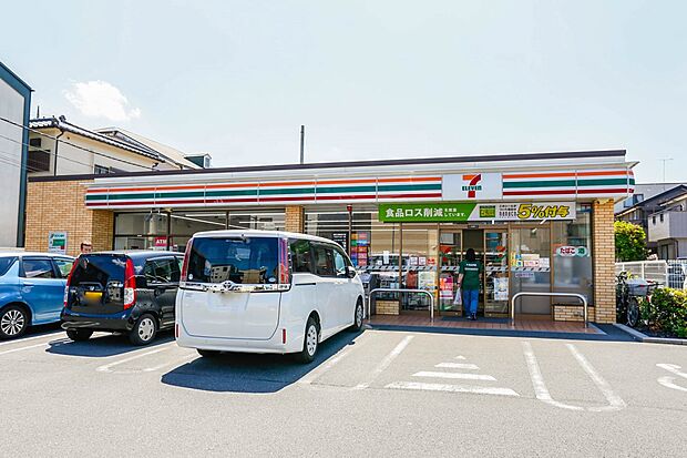 コンビニ 700m セブンイレブン蕨中央1丁目店(【セブンイレブン蕨中央1丁目店】セブンイレブンは近くて便利を掲げています。近くとは、心の近さ。便利とはモノが期待以上の品質でお客さまに届くこ…