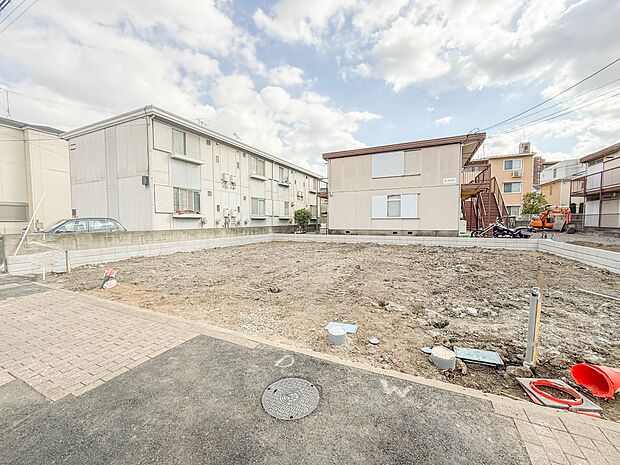 1号棟【外観】こちらの物件が少しでも気になるようでしたら、お気軽にお問合せください。人生でいちばん大きなお買い物ですので、ゆっくりご見学ください。ネット上の画像と実際の見学では、リアル感がま…