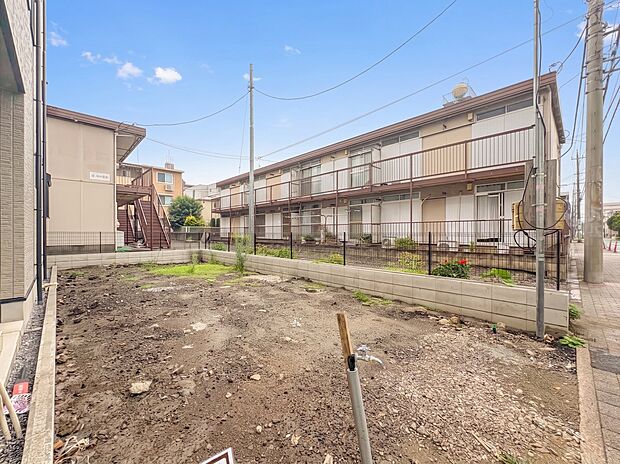 1号棟【外観】こちらの物件が少しでも気になるようでしたら、お気軽にお問合せください。人生でいちばん大きなお買い物ですので、ゆっくりご見学ください。ネット上の画像と実際の見学では、リアル感がま…