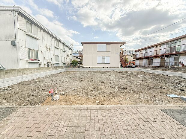 1号棟【外観】こちらの物件に少しでもご興味がありましたら、お気軽にお電話下さい。ネット上で「見えない物」「わからない事」でも、実際にご見学いただくことで、手に取るようにおわかりいただけるはず…