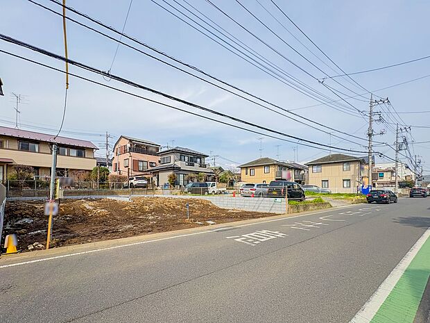【外観】家族の温かさと陽光の暖かさ、楽しい毎日と明るい未来を予感させる「空間が織り成すひとつ先の住み心地」を演出します。