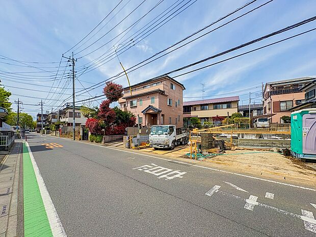 【外観】家族の温かさと陽光の暖かさ、楽しい毎日と明るい未来を予感させる「空間が織り成すひとつ先の住み心地」を演出します。