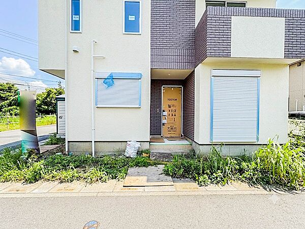 1号棟【玄関】玄関はおうちの顔と言われます。玄関アプローチは、外観デザインの印象を左右します。