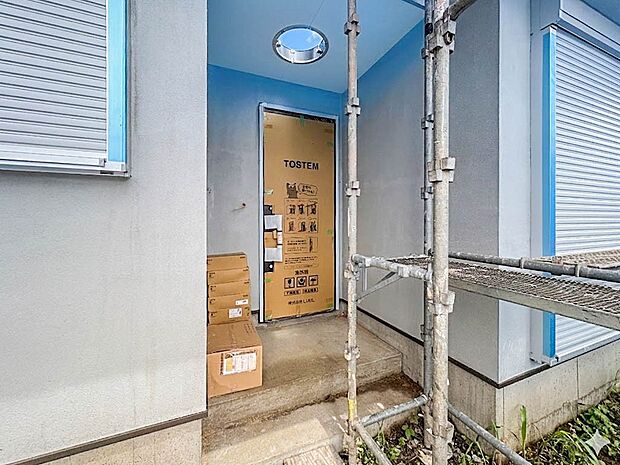 【玄関】玄関はおうちの顔と言われます。玄関アプローチは、外観デザインの印象を左右します。