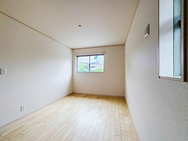 1号棟【洋室6帖】充実した生活は伸びやかな居室空間から始まります。快適に・伸びやかに。心の潤いを求める方々へ。