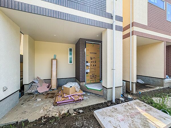 【玄関】玄関はおうちの顔と言われます。玄関アプローチは、外観デザインの印象を左右します。