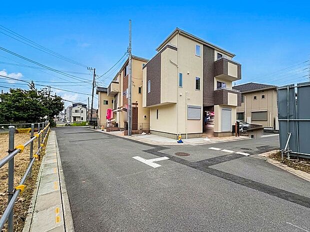 【前面道路6m】車の通行が少ないので、静かな住環境を維持することができます。