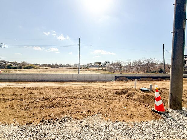 1号棟【外観】家は一生のお買物。自分ならではの家族ならではの、家にしたい。書斎を設ける。子どものプレイングルームを設ける。趣味のオーディオルームを設置する。夢を追うオンリーワンの家です。