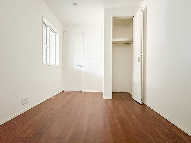 【洋室】お子様のお部屋にぴったりなスペース