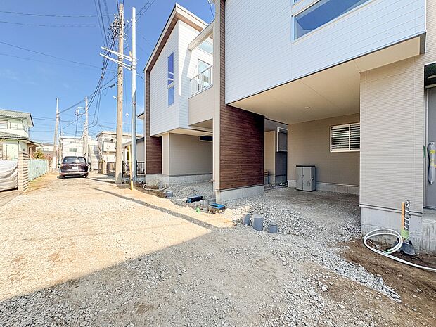【前面道路】車の通行が少ないので、静かな住環境を維持することができます。