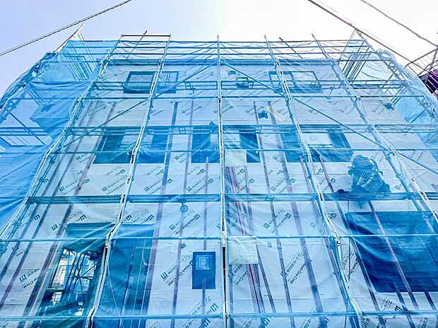 2号棟【外観】こちらの物件が少しでも気になるようでしたら、お気軽にお問合せください。人生でいちばん大きなお買い物ですので、ゆっくりご見学ください。ネット上の画像と実際の見学では、リアル感がま…