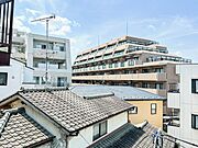【眺望】 少し優雅に、眺望の良い部屋で新生活をしてみませんか？眺望や窓からの景色が良いと、家で過ごす時間も快適です。