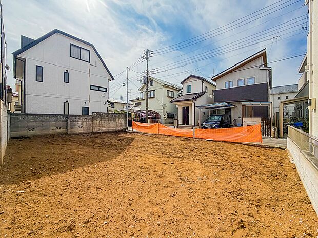【外観】陽当りが良いと、洗濯物が乾きやすいですし、湿気やカビの心配も減るので快適です。寒い冬の日でも、日差しが届くと家の中が暖かくなりますね。