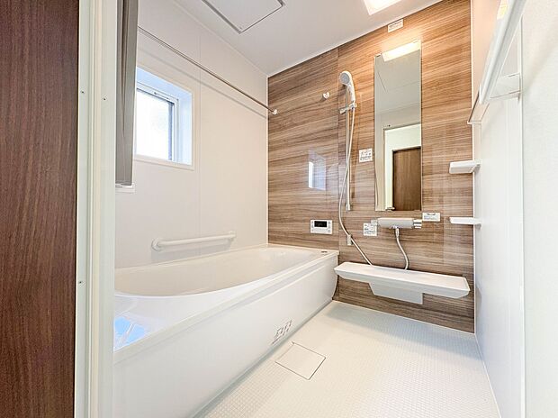 【浴室】一日の疲れを癒してくれるお風呂空間。使いやすさと上質な質感を両立して、単なる習慣から特別な時間に変わるはず。