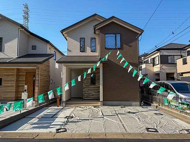 1号棟【外観】家は一生のお買物。自分ならではの家族ならではの、家にしたい。書斎を設ける。子どものプレイングルームを設ける。趣味のオーディオルームを設置する。夢を追うオンリーワンの家です。